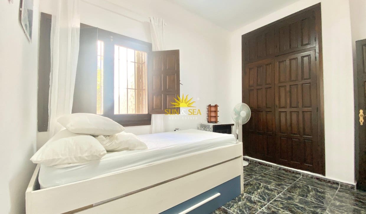 5 bedroom Villa for holiday rental in Cala de Finestrat with pool garage - € 2,250 (Ref: 10079965)