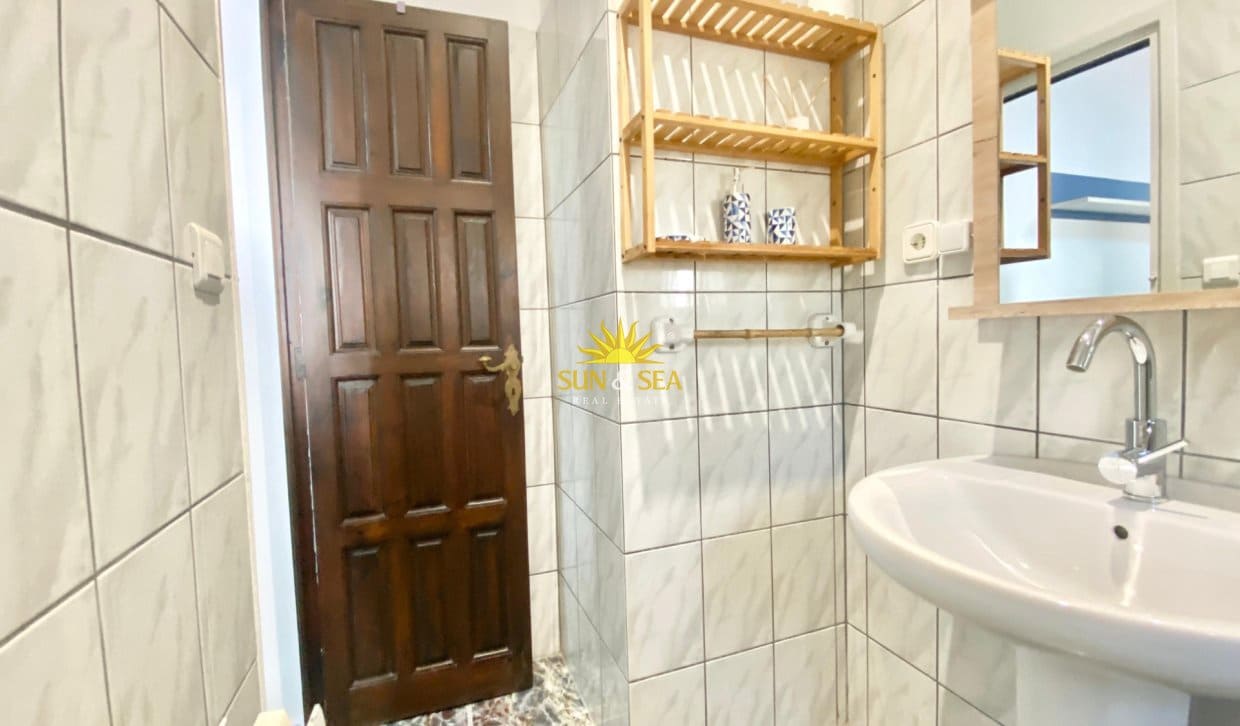 5 bedroom Villa for holiday rental in Cala de Finestrat with pool garage - € 2,250 (Ref: 10079965)