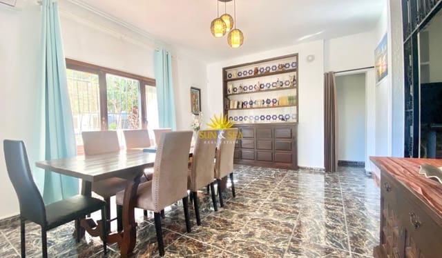 5 bedroom Villa for holiday rental in Cala de Finestrat, Finestrat with pool garage - € 2,250 (Ref: 10079965)