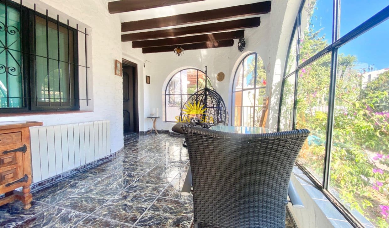 5 bedroom Villa for holiday rental in Cala de Finestrat with pool garage - € 2,250 (Ref: 10079965)