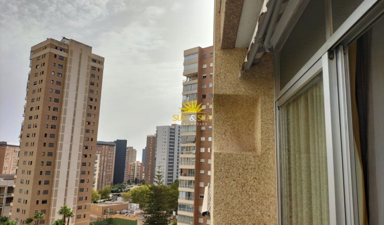 Appartement de 1 chambre de location de vacances à Benidorm avec piscine garage - 1 100 € (Ref: 10080146)