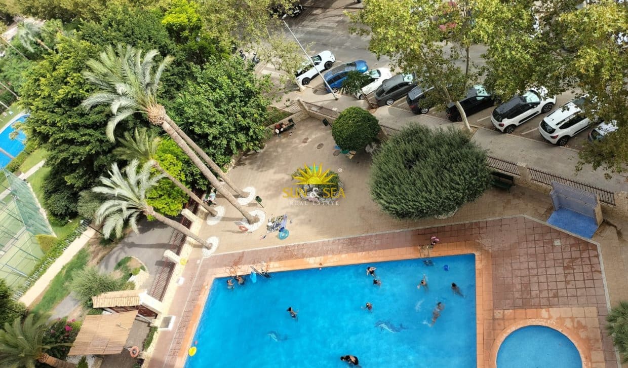 Appartement de 1 chambre de location de vacances à Benidorm avec piscine garage - 1 100 € (Ref: 10080146)