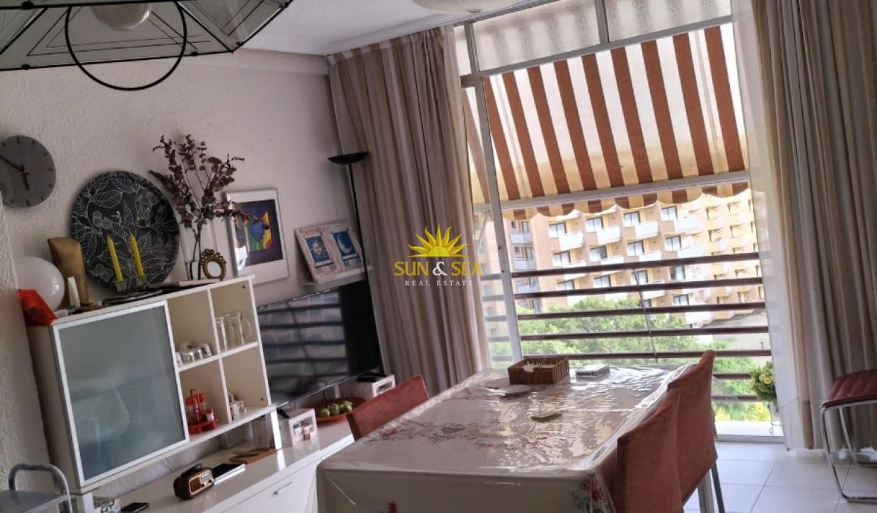 Appartement de 1 chambre de location de vacances à Benidorm avec piscine garage - 1 100 € (Ref: 10080146)
