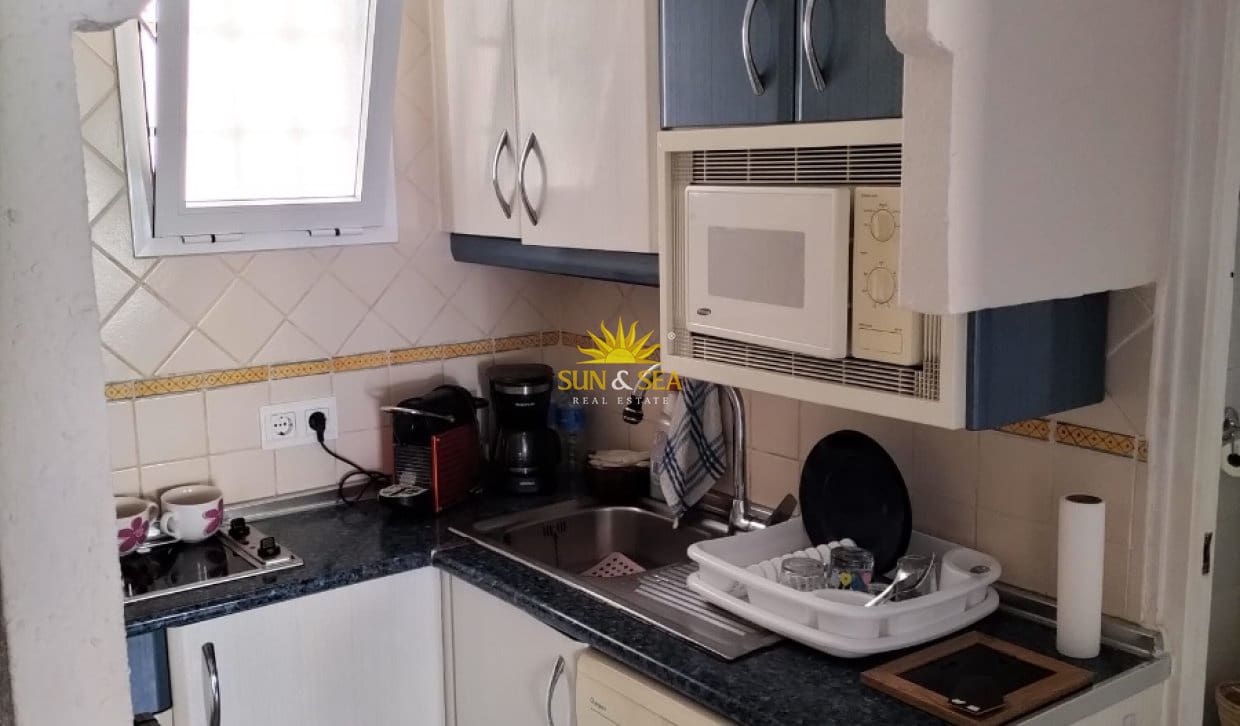 Appartement de 1 chambre de location de vacances à Benidorm avec piscine garage - 1 100 € (Ref: 10080146)