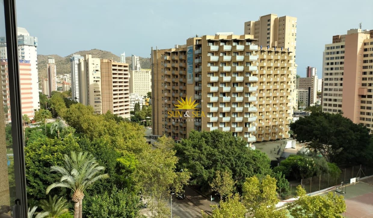 Appartement de 1 chambre de location de vacances à Benidorm avec piscine garage - 1 100 € (Ref: 10080146)