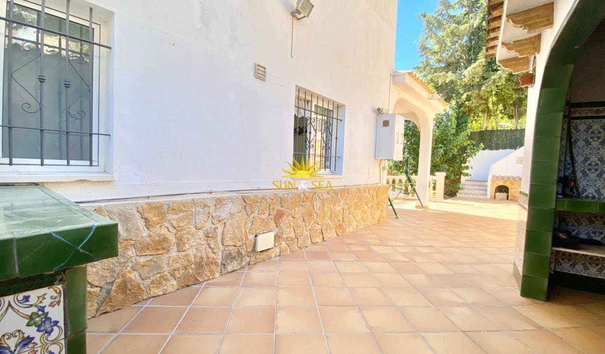 5 Zimmer Ferienvilla in La Nucia mit Pool Garage - 1.500 € (Ref: 10081589)
