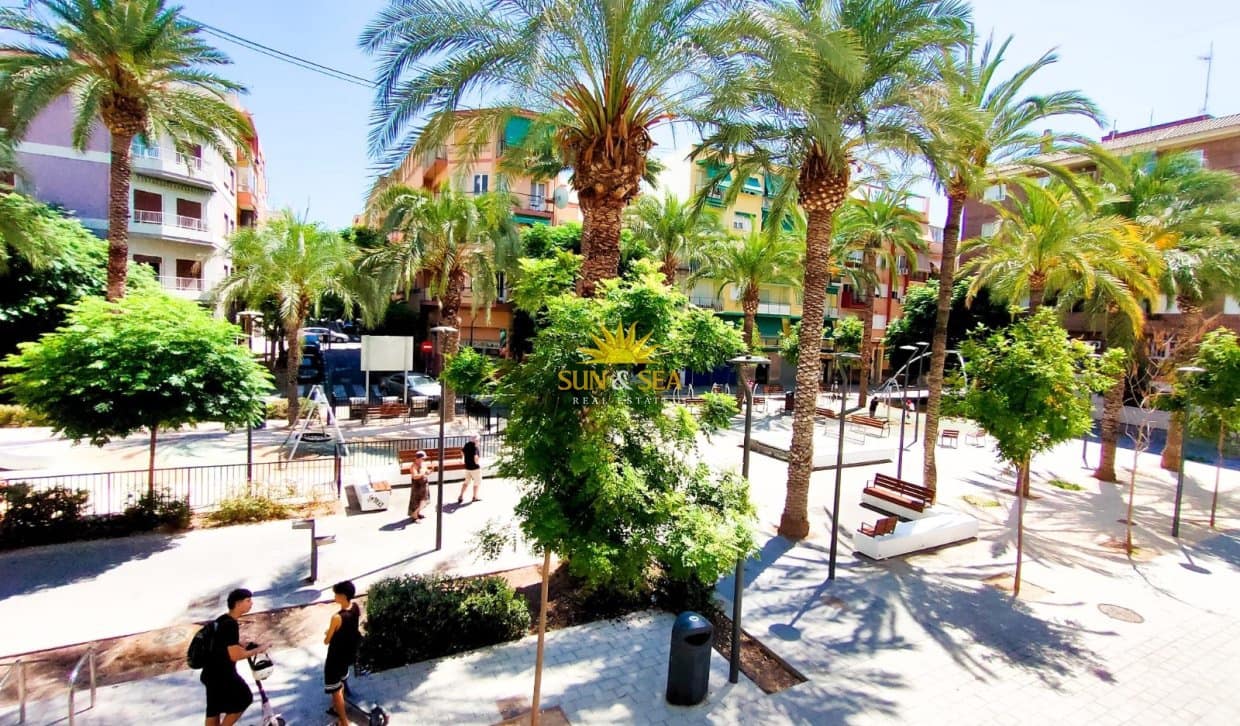 2 makuuhuone Huoneisto lomavuokrausta paikassa Alicante kaupunki - 975 € (Ref: 10081592)
