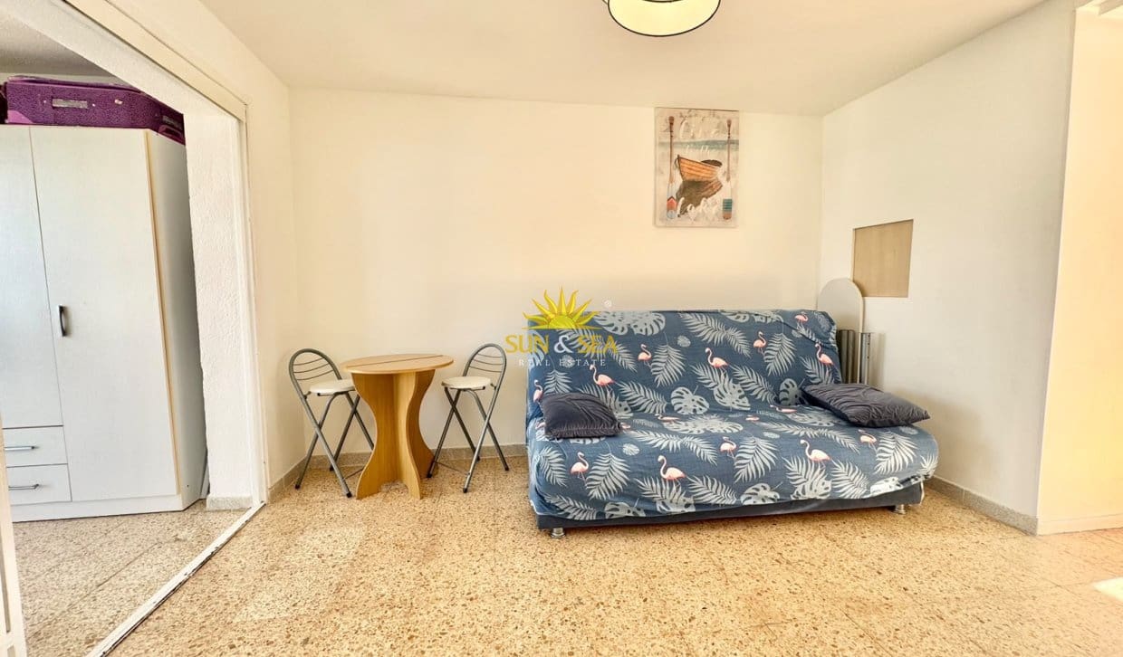 Studio for holiday rental in Benidorm with pool - € 800 (Ref: 10082017)