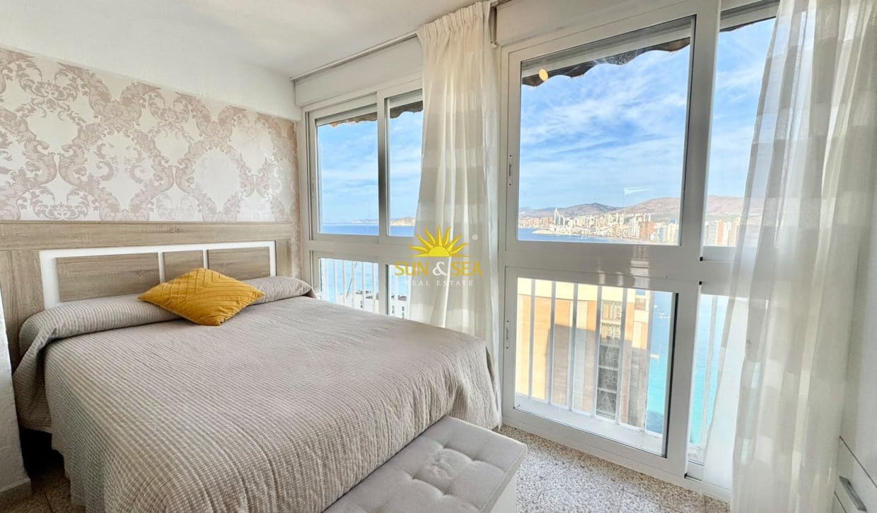 Studio for holiday rental in Benidorm with pool - € 800 (Ref: 10082017)