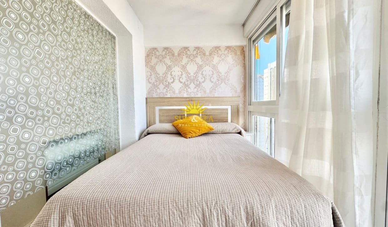 Studio for holiday rental in Benidorm with pool - € 800 (Ref: 10082017)