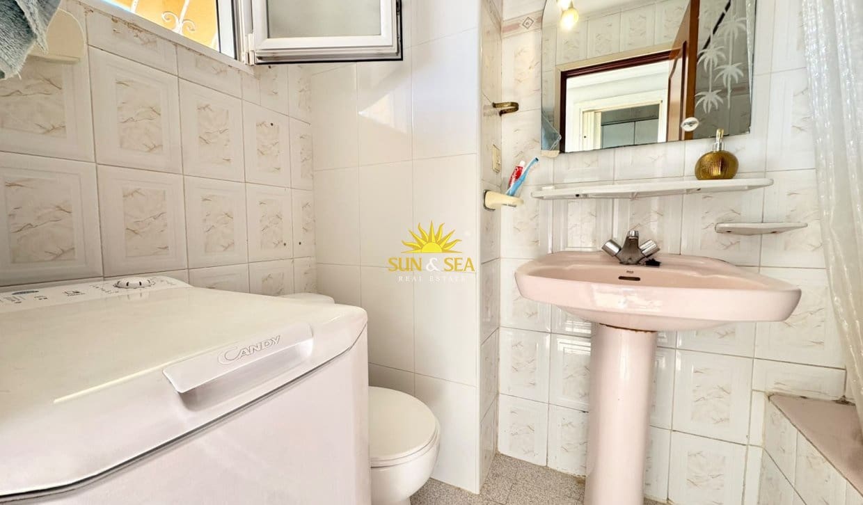 Studio for holiday rental in Benidorm with pool - € 800 (Ref: 10082017)