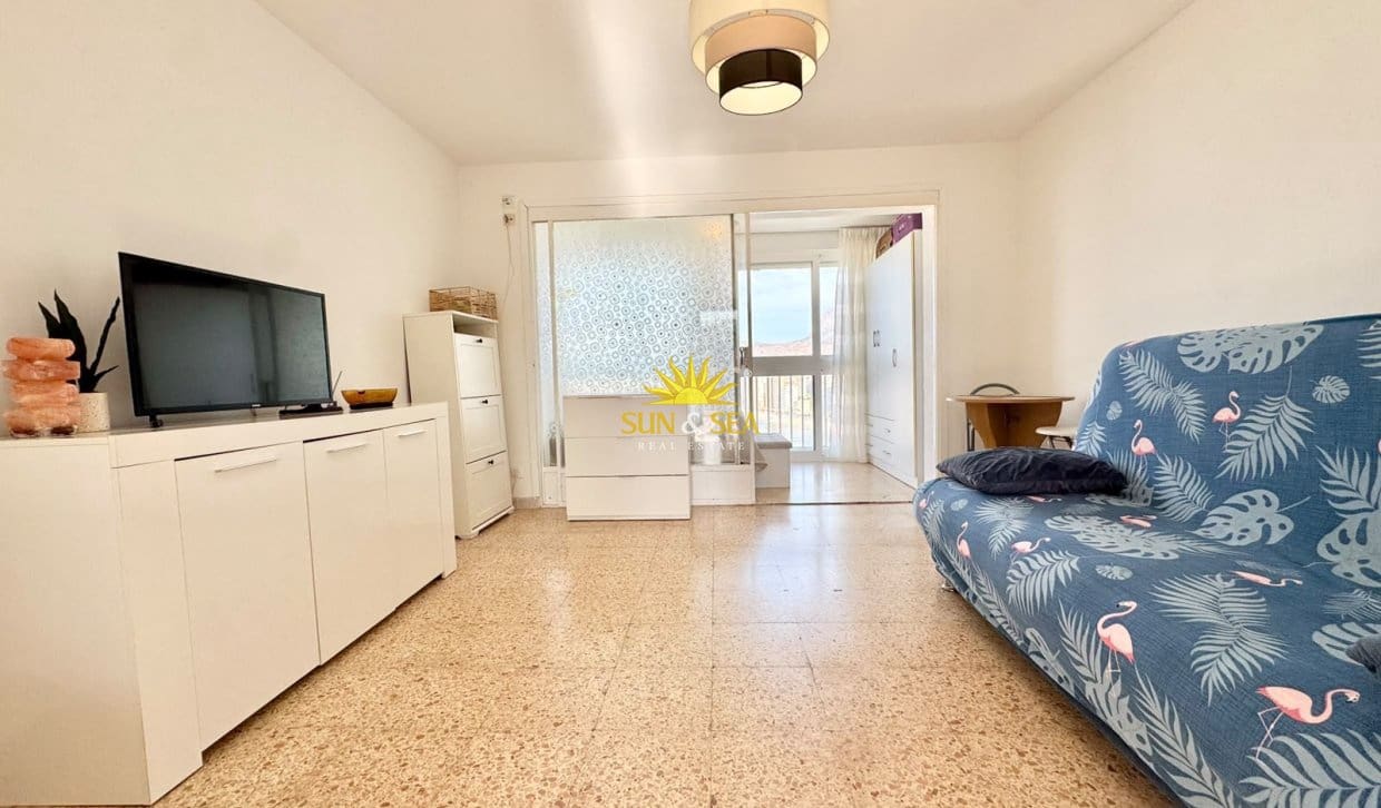 Studio for holiday rental in Benidorm with pool - € 800 (Ref: 10082017)