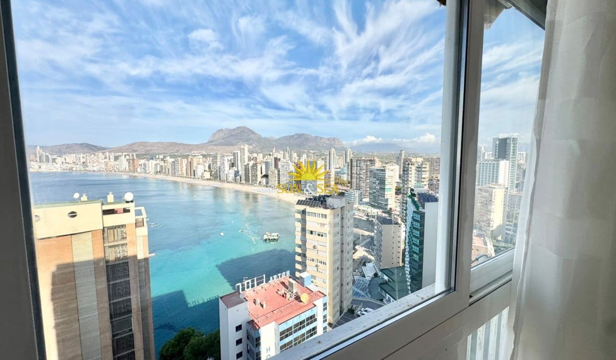 Studio for holiday rental in Benidorm with pool - € 800 (Ref: 10082017)