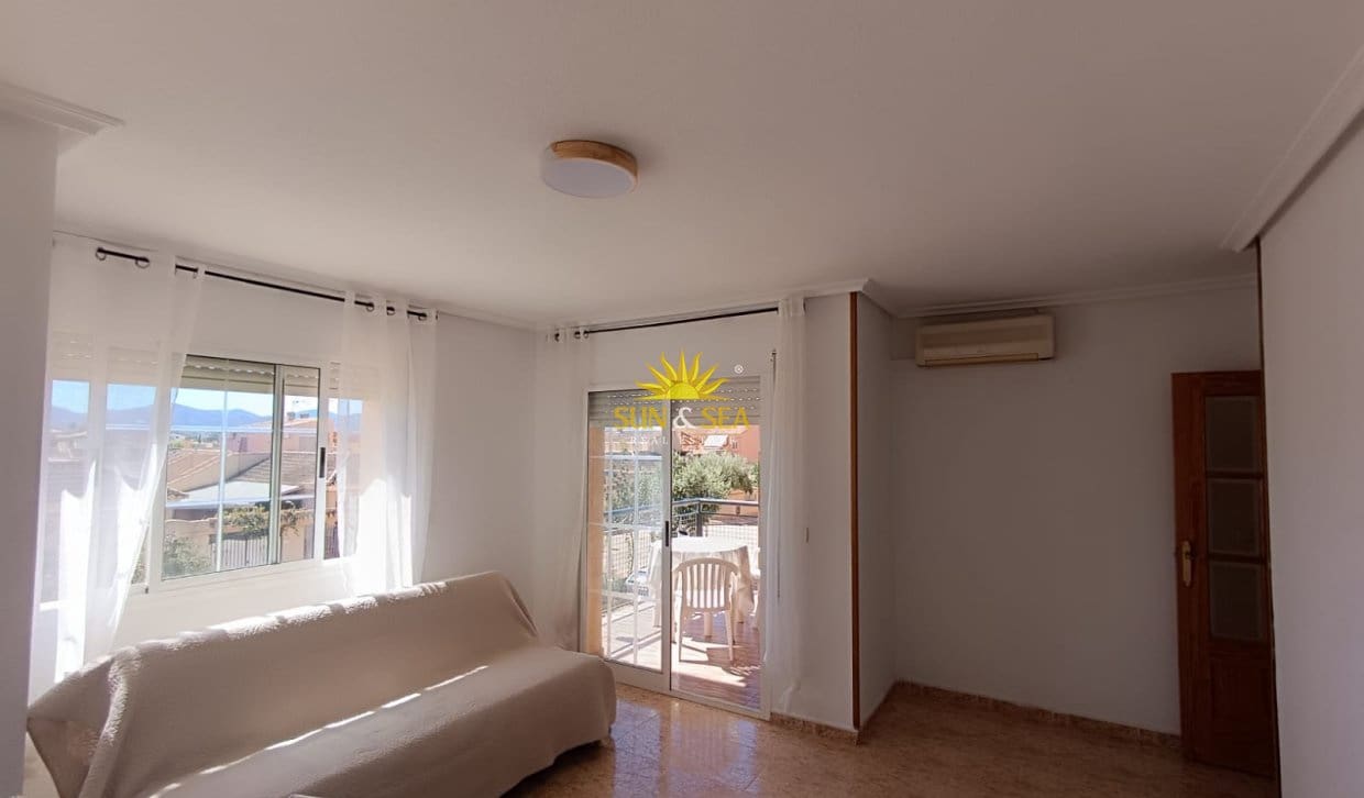 Appartement de 3 chambres à louer à Los Urrutias - 950 € (Ref: 10082211)