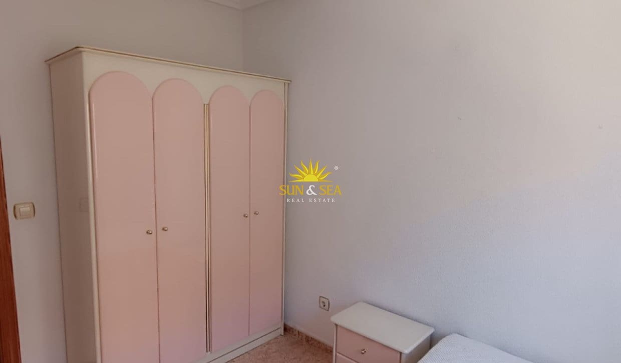 Appartement de 3 chambres à louer à Los Urrutias - 950 € (Ref: 10082211)