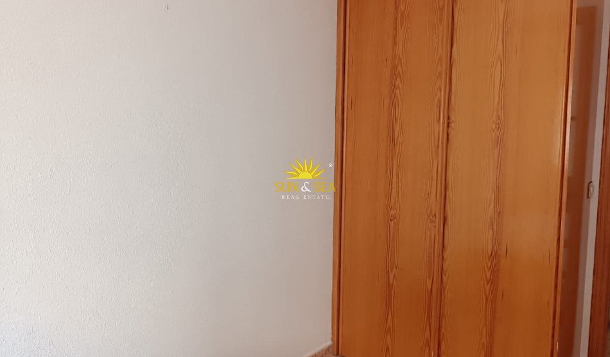 Appartement de 3 chambres à louer à Los Urrutias - 950 € (Ref: 10082211)