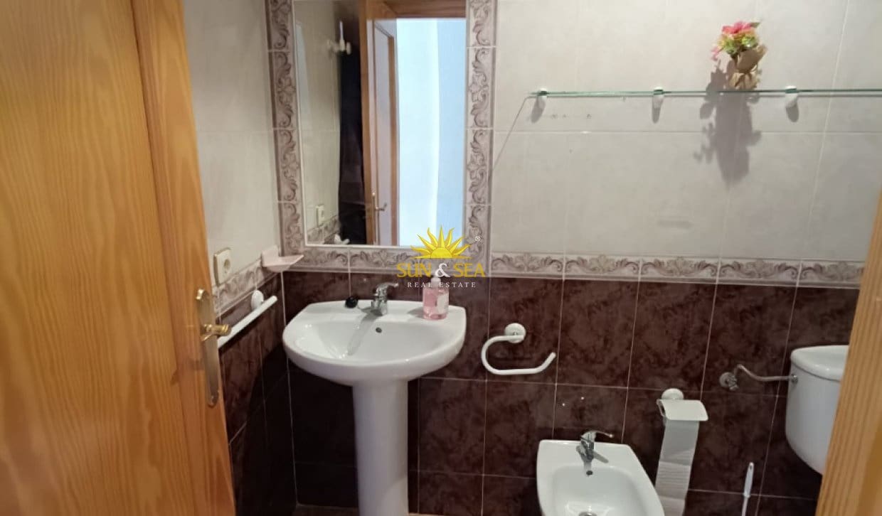 Appartement de 3 chambres à louer à Los Urrutias - 950 € (Ref: 10082211)