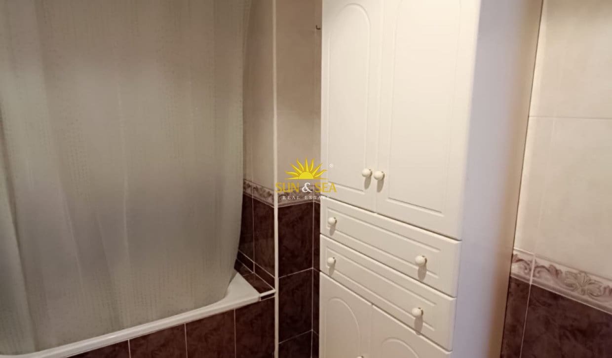 Appartement de 3 chambres à louer à Los Urrutias - 950 € (Ref: 10082211)