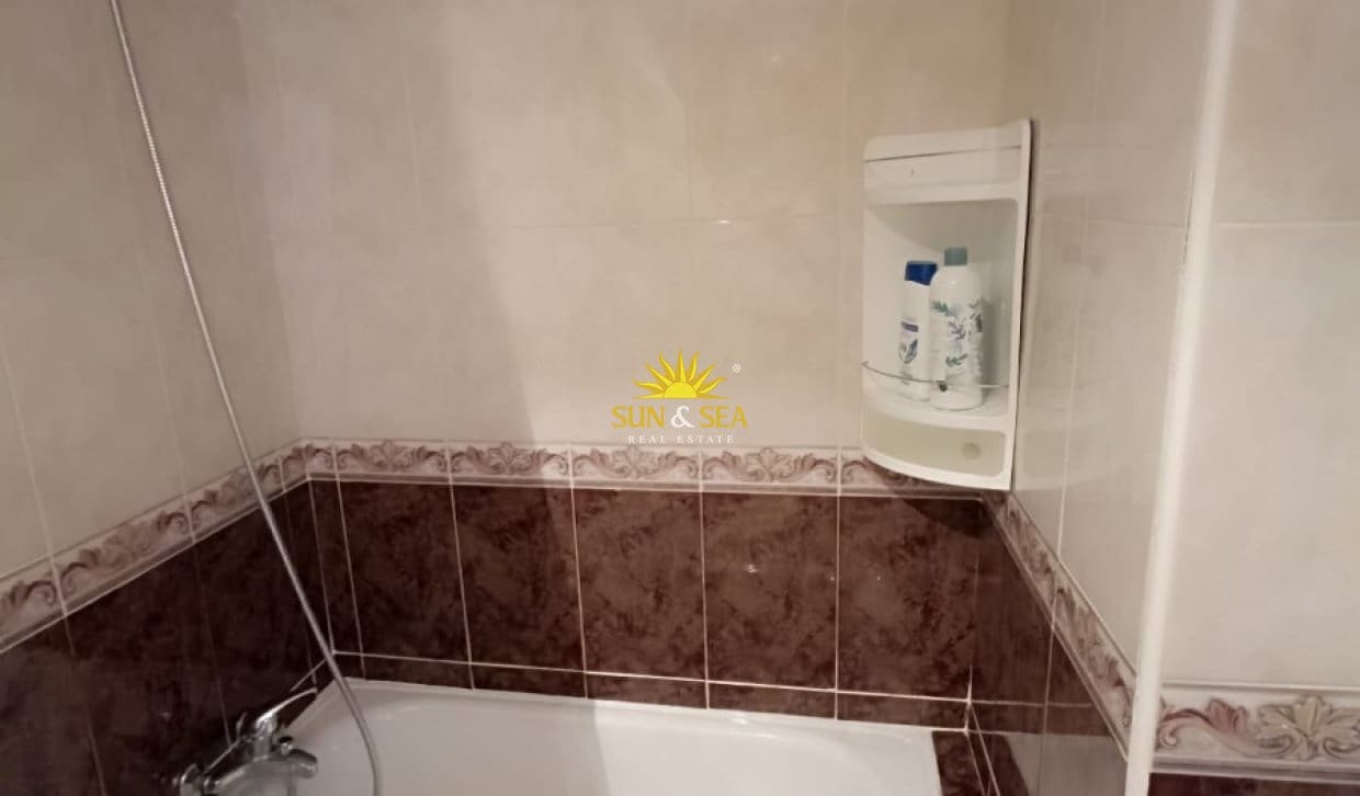 Appartement de 3 chambres à louer à Los Urrutias - 950 € (Ref: 10082211)