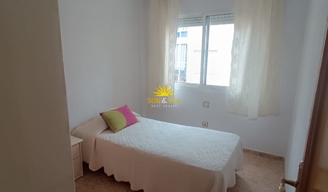 Appartement de 3 chambres à louer à Los Urrutias - 950 € (Ref: 10082211)