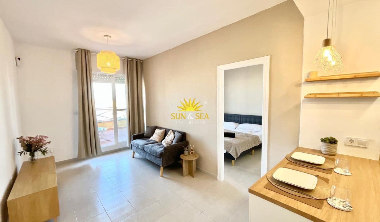1 sovrum Lägenhet att hyra i Torrevieja med garage - 800 € (Ref: 10082212)
