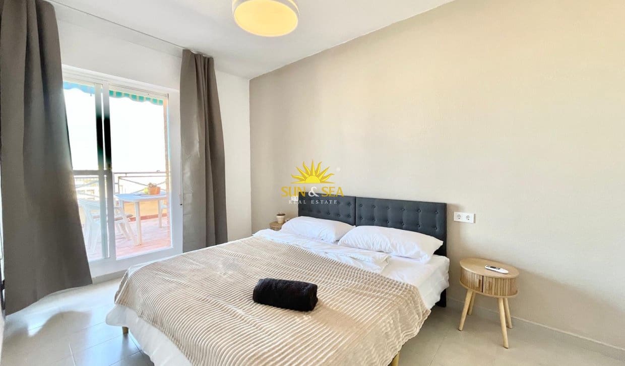 1 sovrum Lägenhet att hyra i Torrevieja med garage - 800 € (Ref: 10082212)