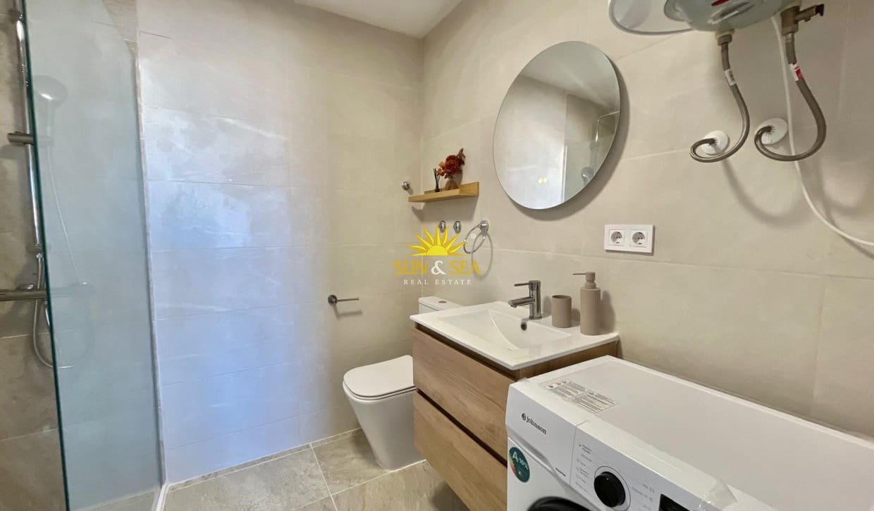 1 sovrum Lägenhet att hyra i Torrevieja med garage - 800 € (Ref: 10082212)