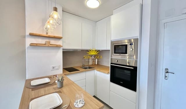 1 quarto Penthouse para arrendar em Centro - Muelle Pesquero, Torrevieja com garagem - 800 € (Ref: 10082212)