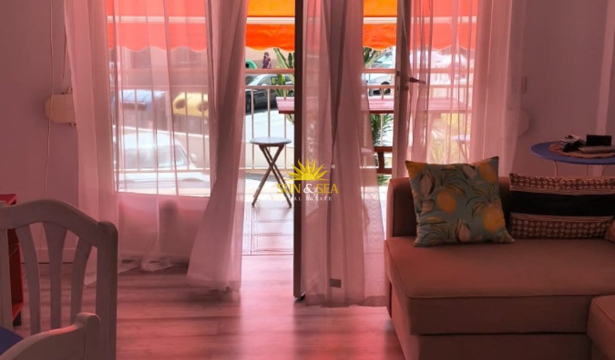 2 slaapkamer Appartement te huur in La Mata - € 800 (Ref: 10085039)