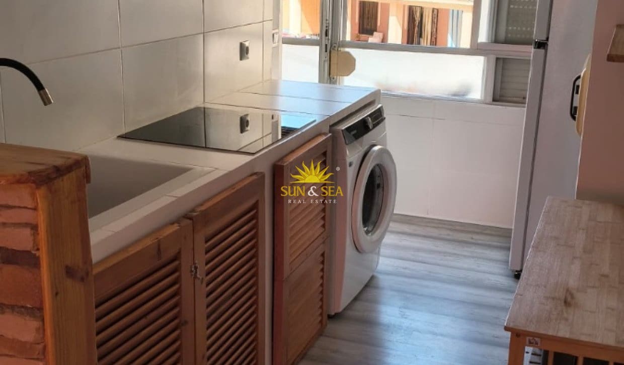 2 slaapkamer Appartement te huur in La Mata - € 800 (Ref: 10085039)