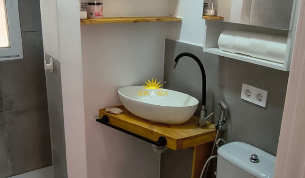 2 slaapkamer Appartement te huur in La Mata - € 800 (Ref: 10085039)