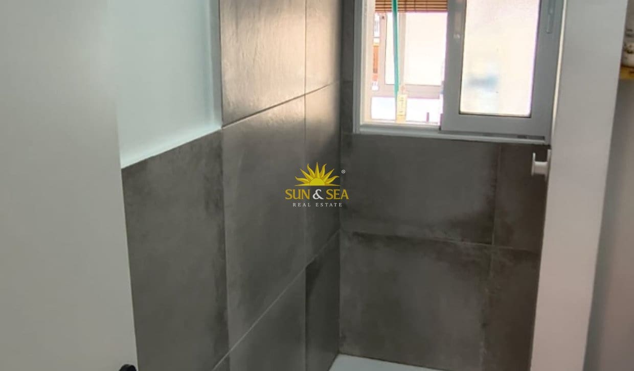 2 slaapkamer Appartement te huur in La Mata - € 800 (Ref: 10085039)