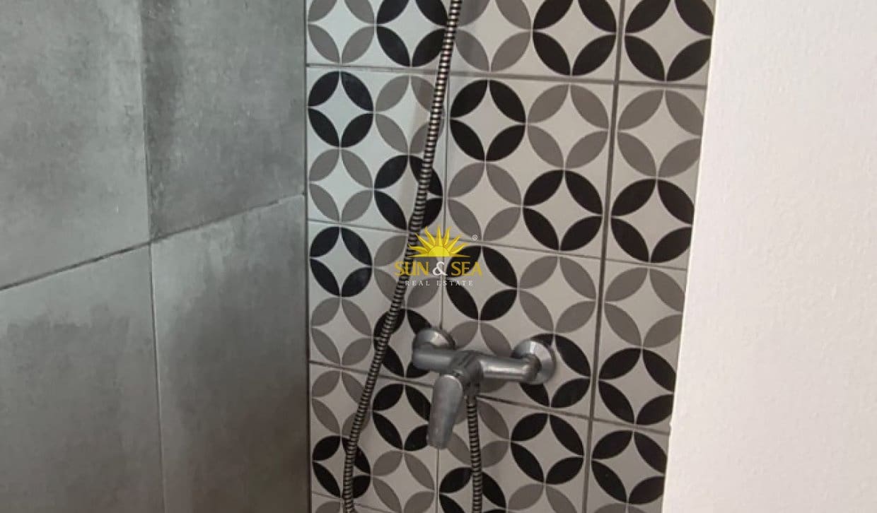 2 slaapkamer Appartement te huur in La Mata - € 800 (Ref: 10085039)