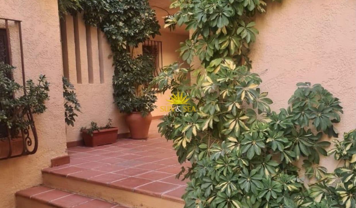 Apartment for rent in Altea with pool garage - € 1,200 (Ref: 10085040)