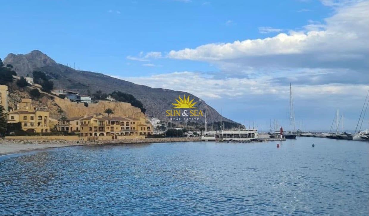 Apartment for rent in Altea with pool garage - € 1,200 (Ref: 10085040)