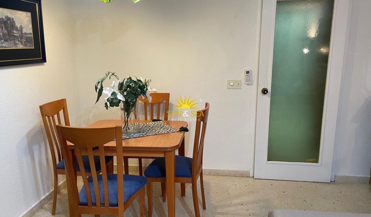 3 slaapkamer Appartement te huur in Benidorm met zwembad - € 1.600 (Ref: 10085041)