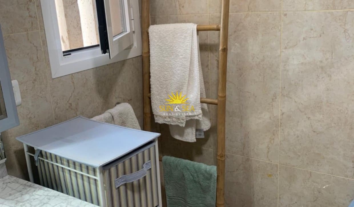 3 slaapkamer Appartement te huur in Benidorm met zwembad - € 1.600 (Ref: 10085041)