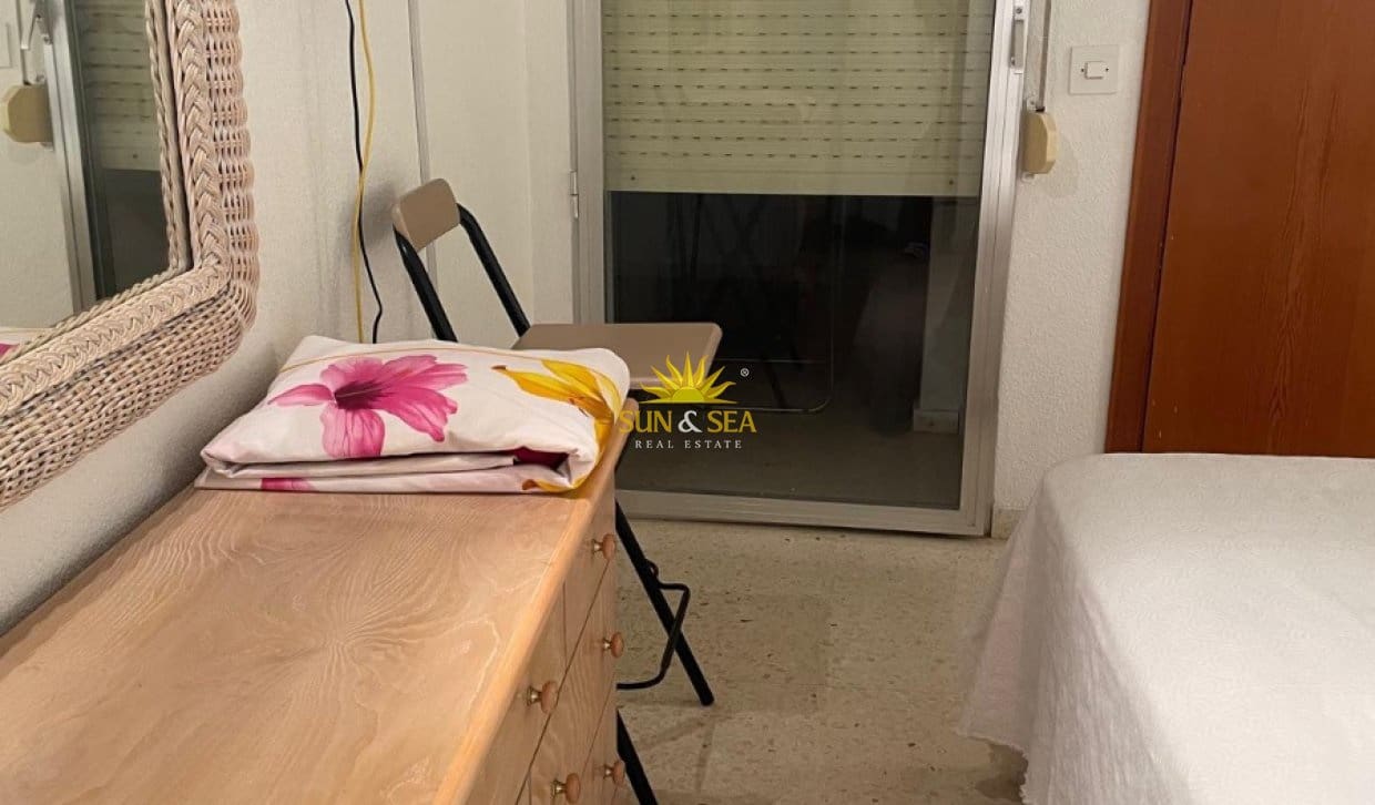3 slaapkamer Appartement te huur in Benidorm met zwembad - € 1.600 (Ref: 10085041)