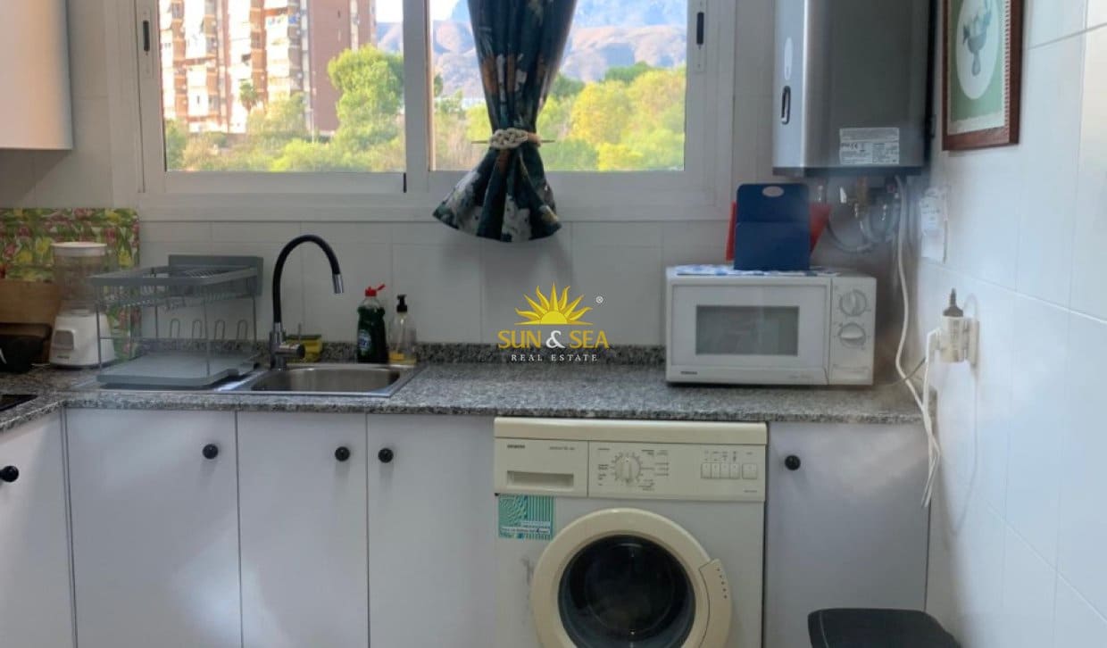 3 slaapkamer Appartement te huur in Benidorm met zwembad - € 1.600 (Ref: 10085041)