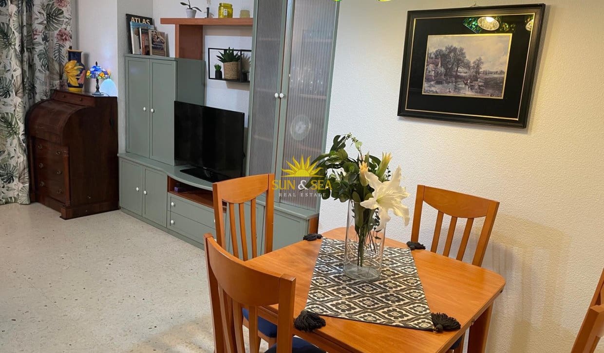 3 slaapkamer Appartement te huur in Benidorm met zwembad - € 1.600 (Ref: 10085041)