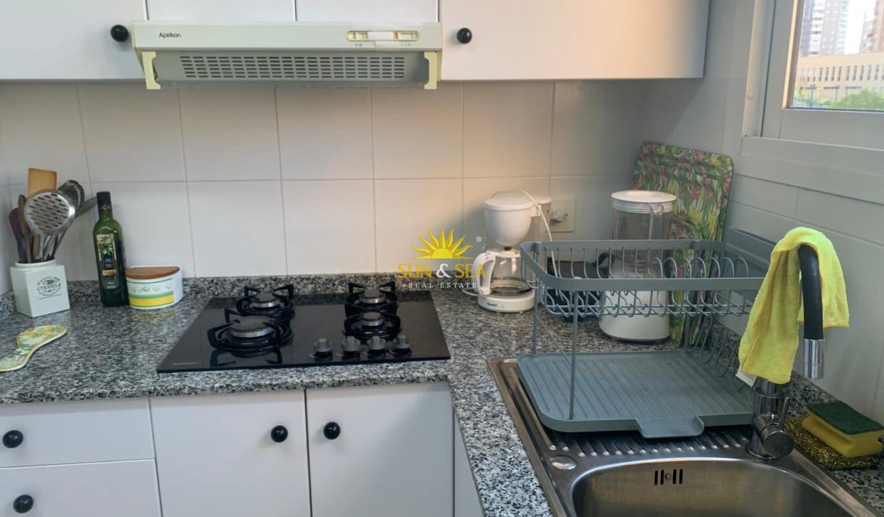 3 slaapkamer Appartement te huur in Benidorm met zwembad - € 1.600 (Ref: 10085041)