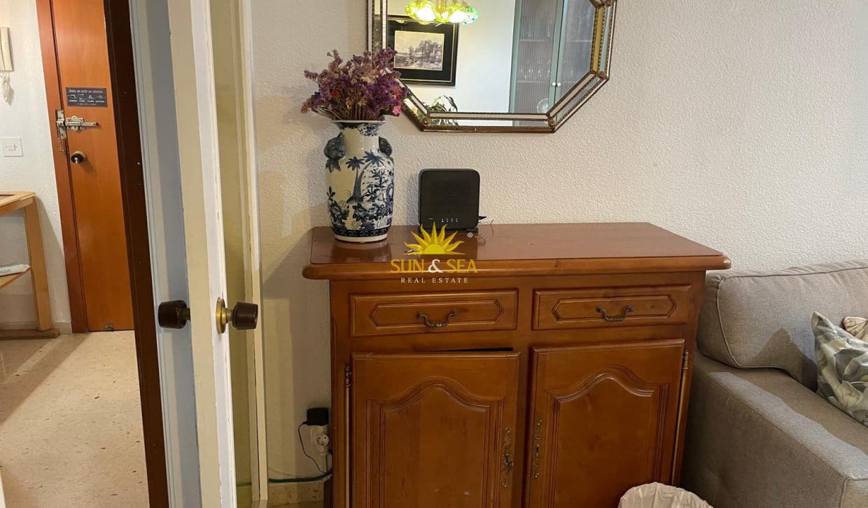 3 slaapkamer Appartement te huur in Benidorm met zwembad - € 1.600 (Ref: 10085041)