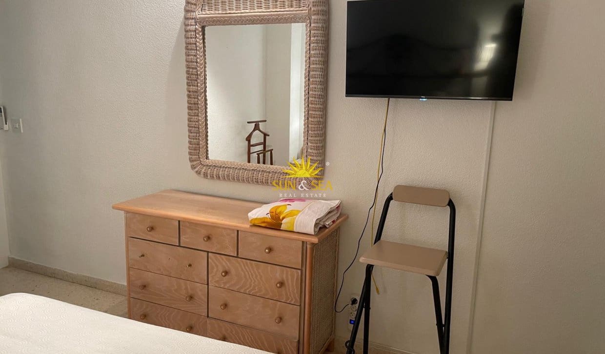 3 slaapkamer Appartement te huur in Benidorm met zwembad - € 1.600 (Ref: 10085041)