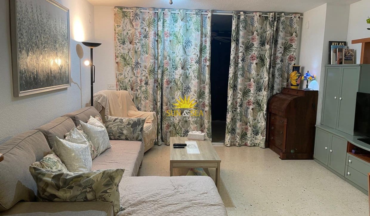 3 slaapkamer Appartement te huur in Benidorm met zwembad - € 1.600 (Ref: 10085041)