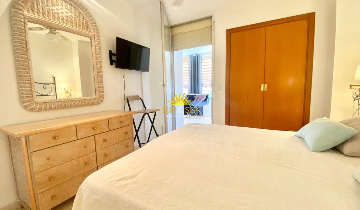 3 bedroom Apartment for rent in Benidorm with pool - € 1,600 (Ref: 10085041)