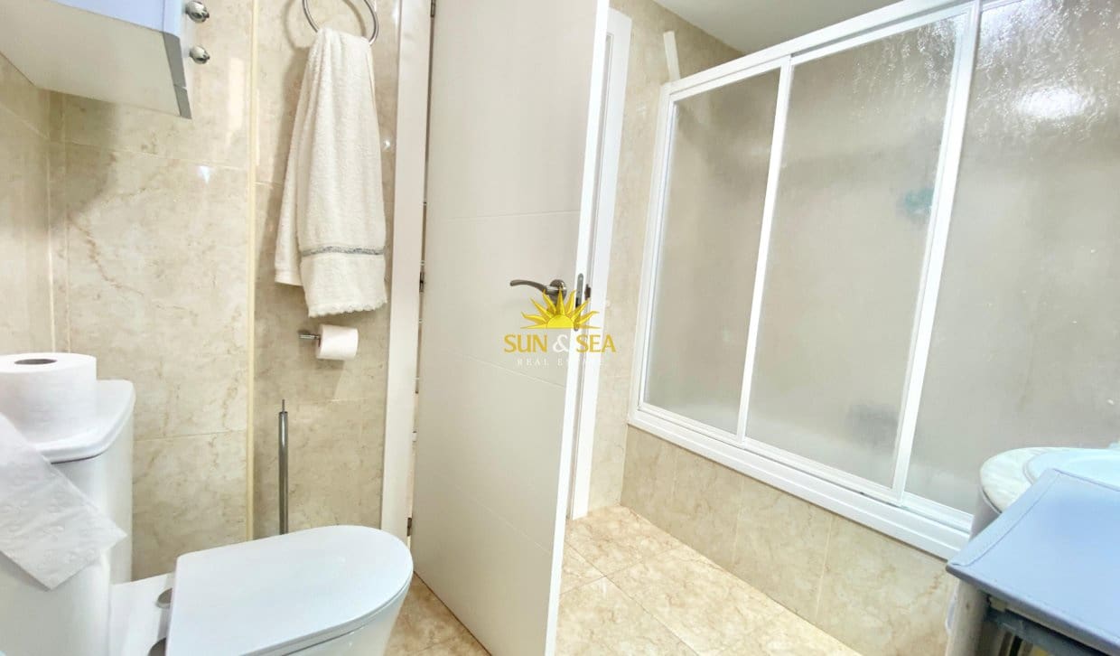 3 bedroom Apartment for rent in Benidorm with pool - € 1,600 (Ref: 10085041)