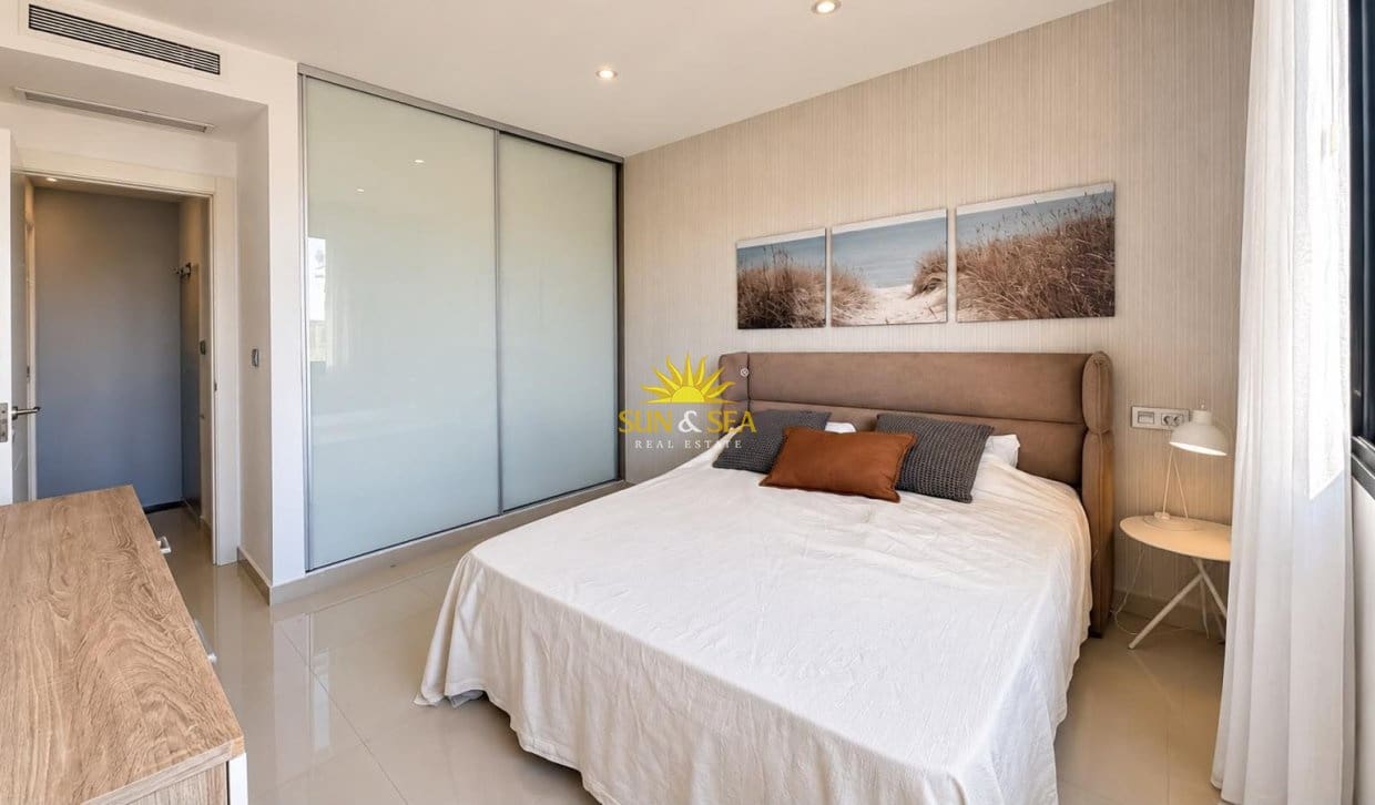Villa/Maison de 3 chambres de location de vacances à Villamartin avec piscine garage - 2 500 € (Ref: 10086751)