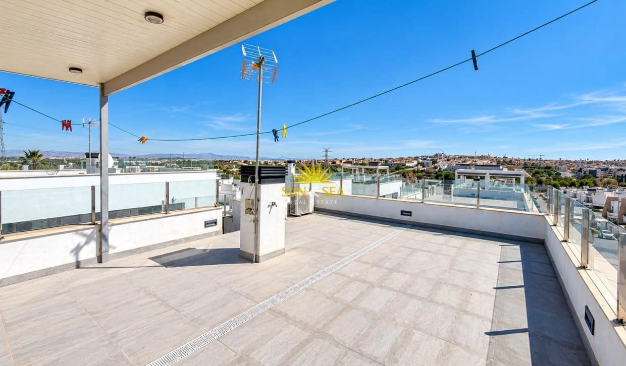 Villa/Maison de 3 chambres de location de vacances à Villamartin avec piscine garage - 2 500 € (Ref: 10086751)