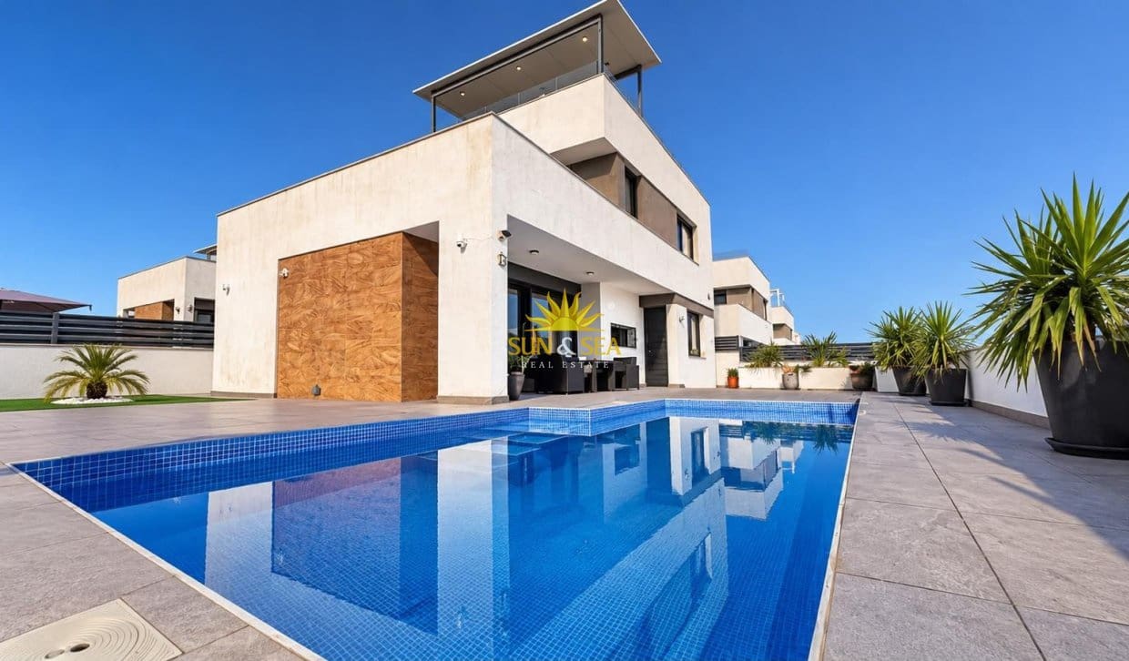 Villa/Maison de 3 chambres de location de vacances à Villamartin avec piscine garage - 2 500 € (Ref: 10086751)