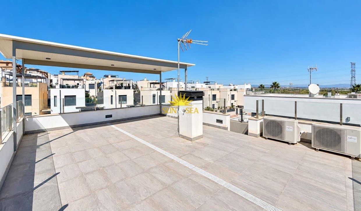 Villa/Maison de 3 chambres de location de vacances à Villamartin avec piscine garage - 2 500 € (Ref: 10086751)